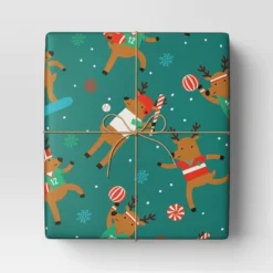 30" 50 Sq Ft Christmas Roll Wrap Reindeer Games On Green - Wondershopâ˘